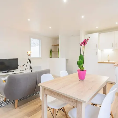 Lumineux Proche Cathédrale